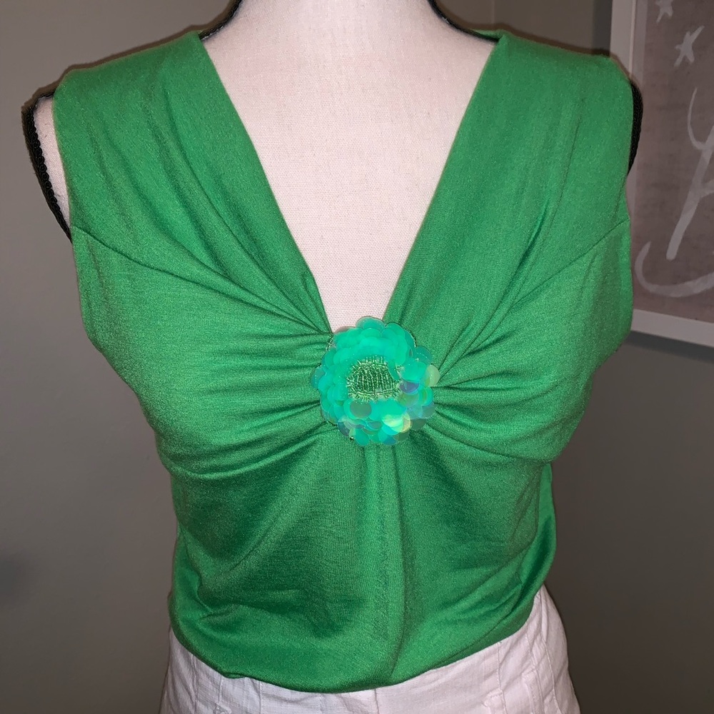 Latina Life Green Sleeveless V-Neck Blouse